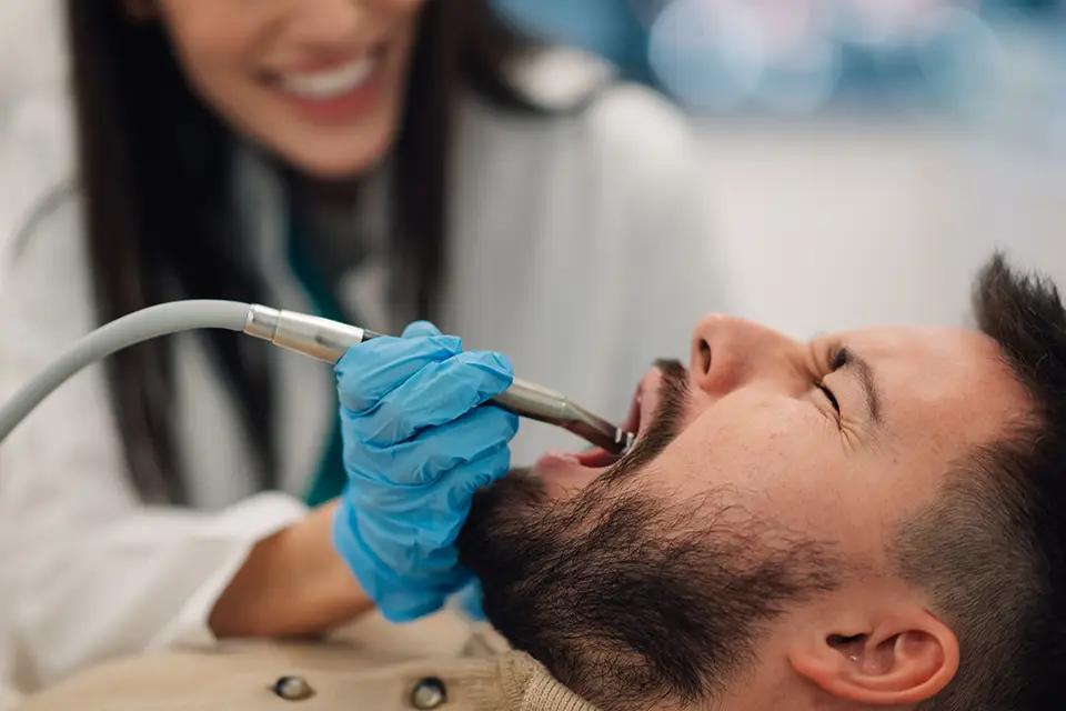 Which is Better – Root Canal or Extraction? 19 Which is Better – Root Canal or Extraction?