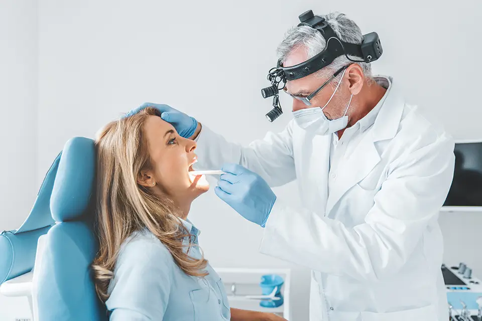 What Conditions Does an Oral and Maxillofacial Surgeon Treat? 17 What Conditions Does an Oral and Maxillofacial Surgeon Treat?
