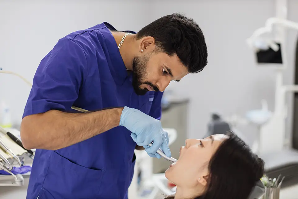 What Conditions Does an Oral and Maxillofacial Surgeon Treat? 1 When Should You Go to an Oral and Maxillofacial Surgeon?